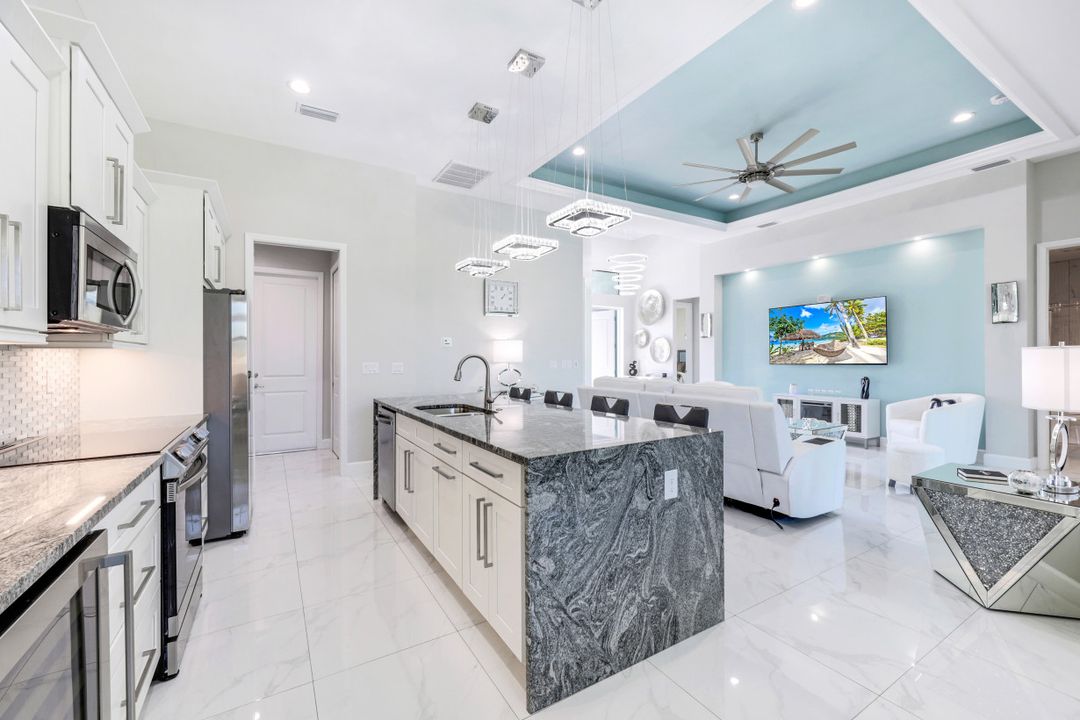 1833 SW 11th Terrace, Cape Coral, FL 33991