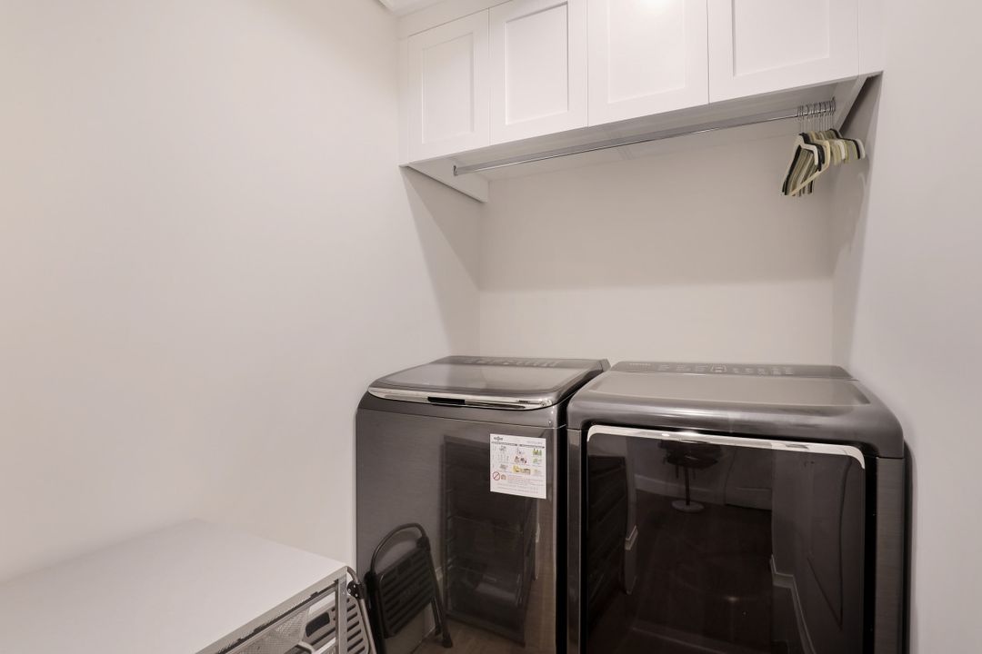 549 Neapolitan Way, Naples, FL 34103