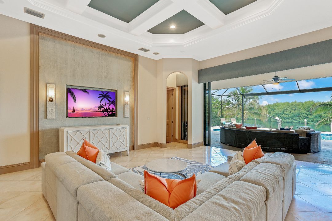 3920 Surfside Blvd, Cape Coral, FL 33914