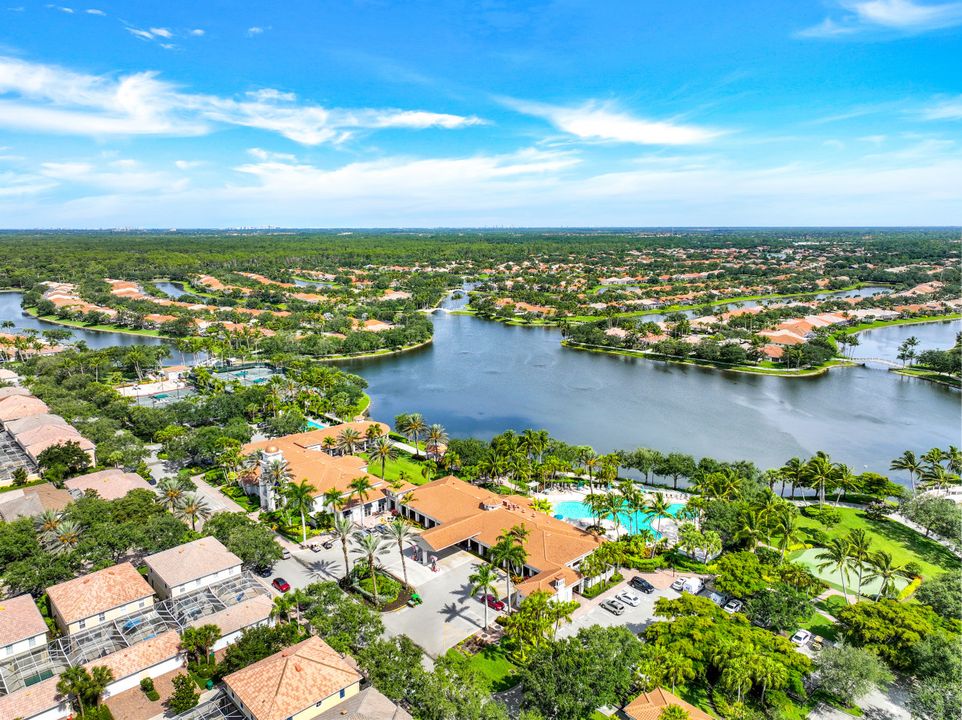 4420 Prescott Ln, Naples, FL 34119