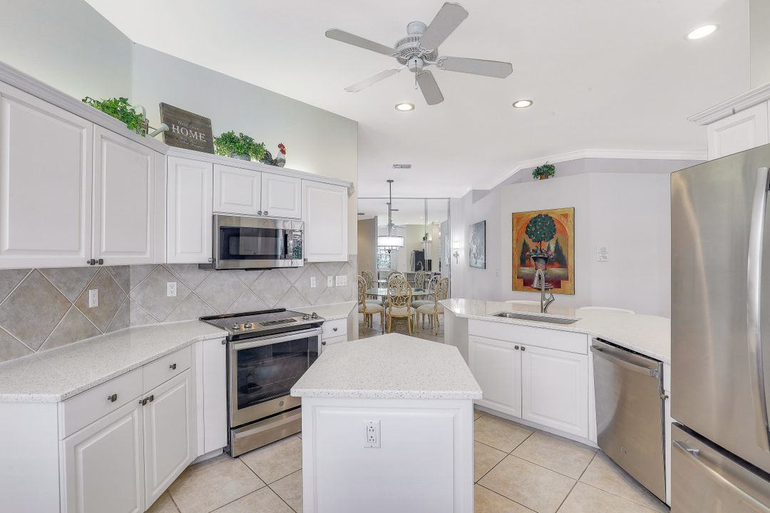 12655 Fox Ridge Dr, Bonita Springs, FL 34135