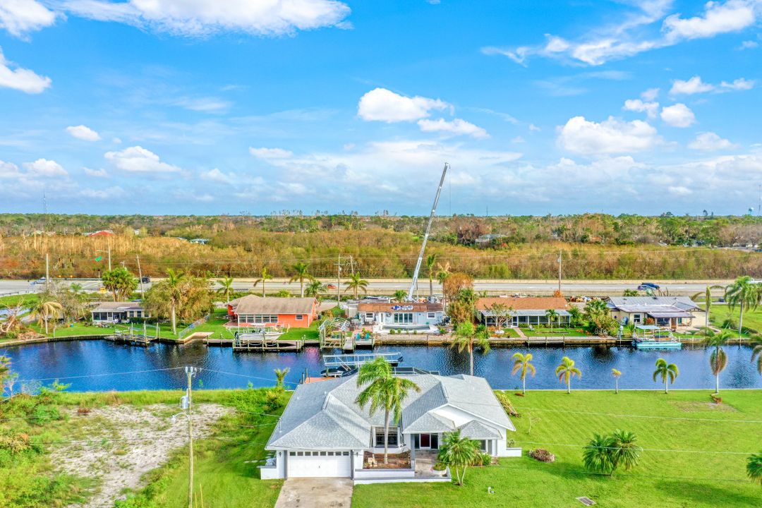 426 Cross St, North Fort Myers, FL 33903