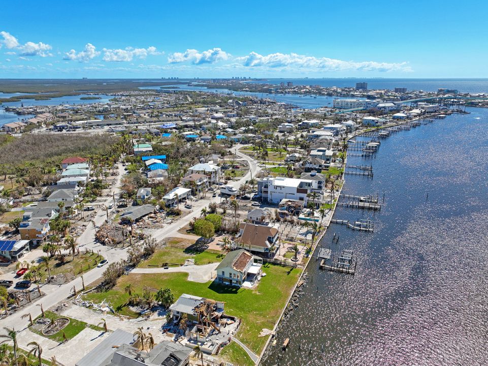 932 San Carlos Dr, Fort Myers Beach, FL 33931