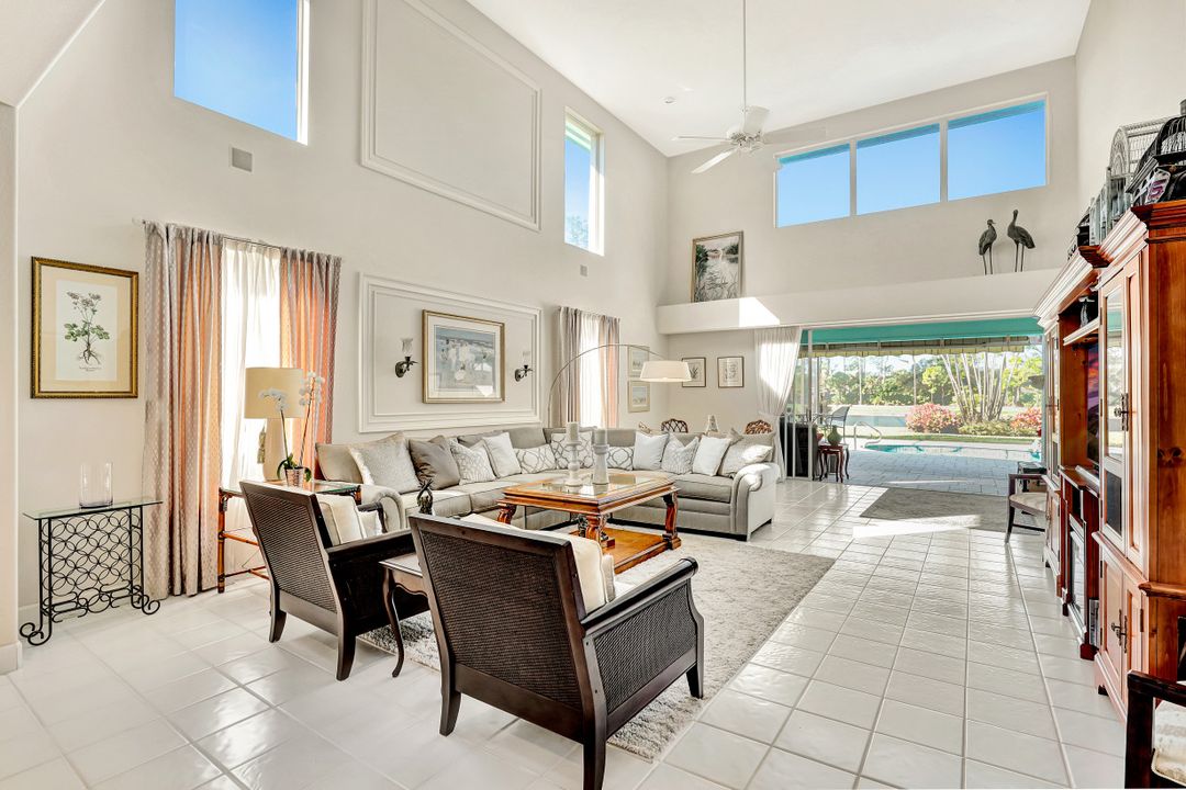 242 Edgemere Way E, Naples, FL 34105