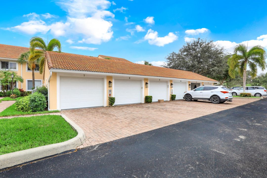 2365 Hidden Lake Ct #12, Naples, FL 34112