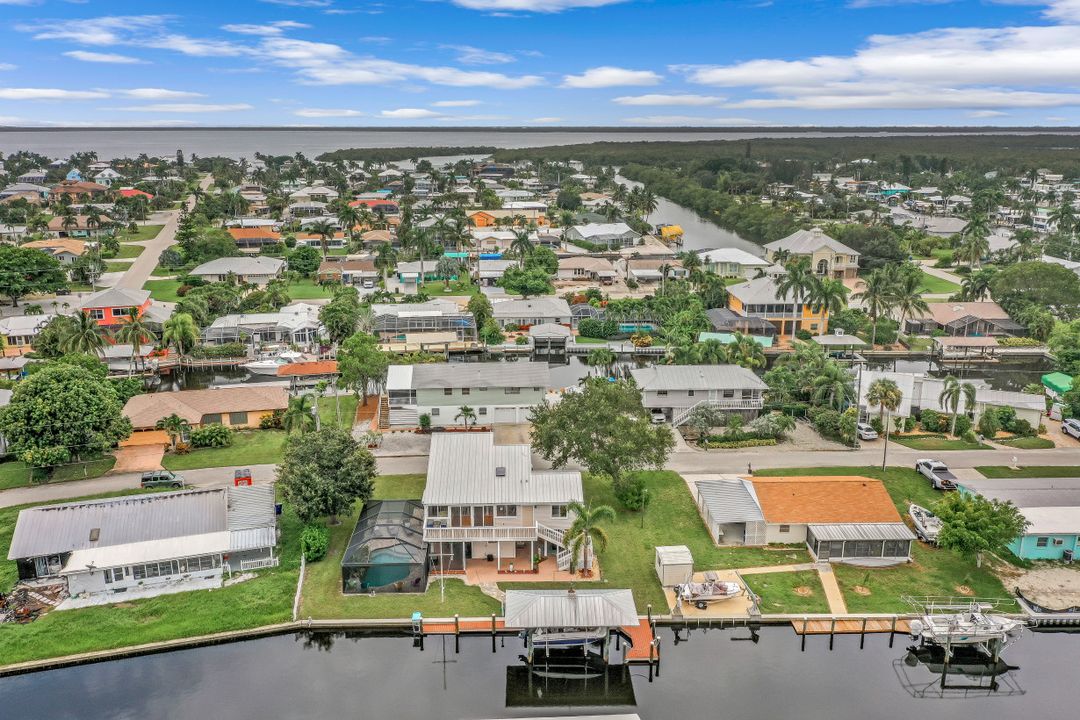 3668 Clipper Ln, Saint James City, FL 33956