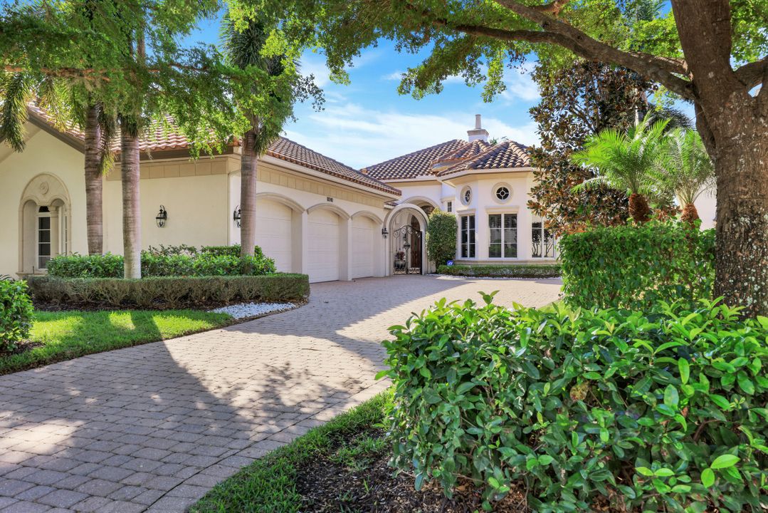 10590 Via Milano Dr, Miromar Lakes, FL 33913