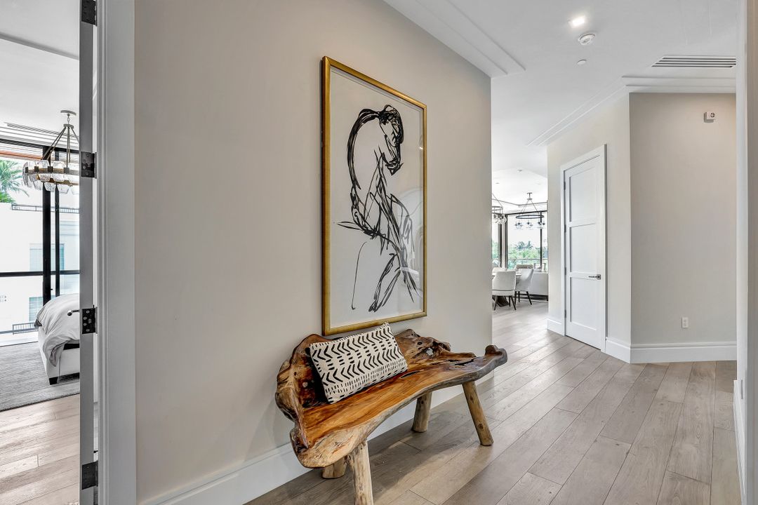 505 5th Ave S #303, Naples, FL 34102