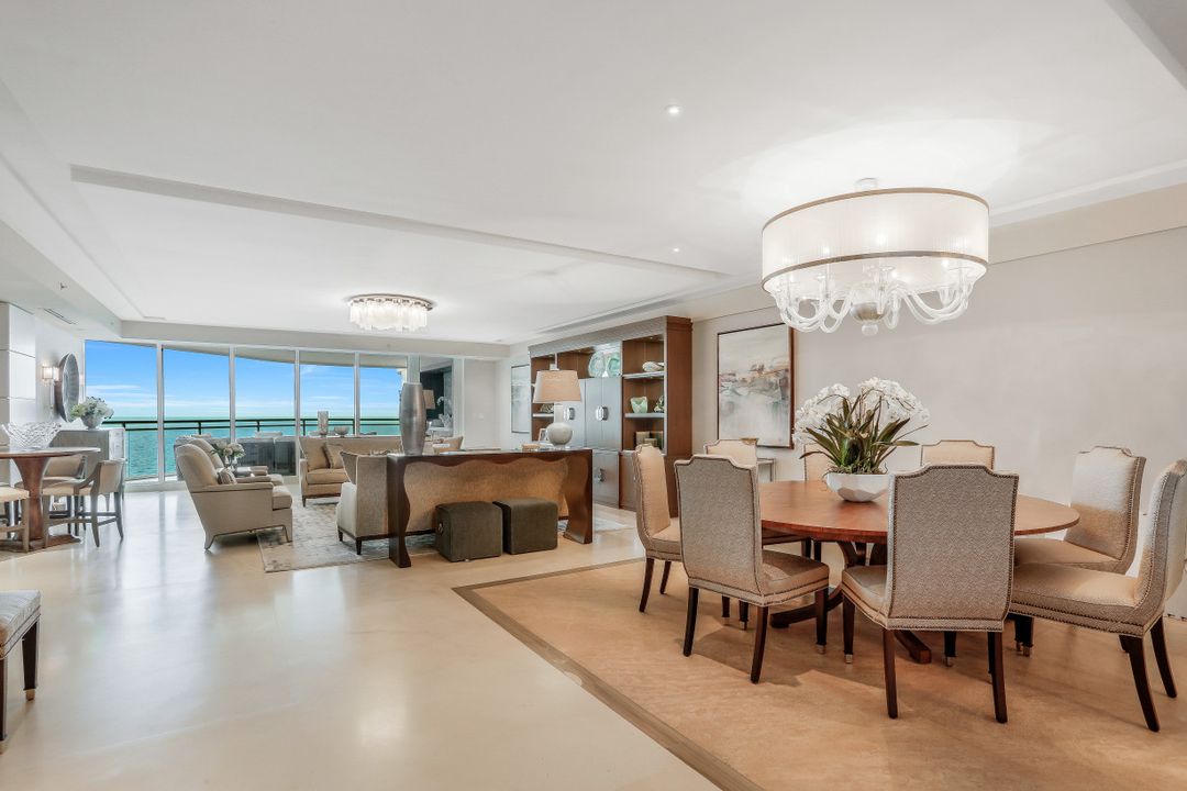 11125 Gulf Shore Dr #701, Naples, FL 34108