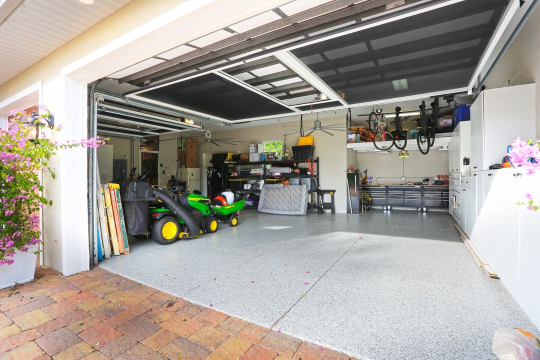 1817 Piccadilly Cir, Cape Coral, FL 33991