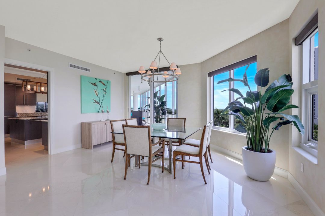 13675 Vanderbilt Dr #610, Naples, FL 34110