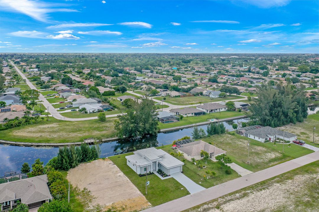 1425 SW 24th St, Cape Coral, FL 33991