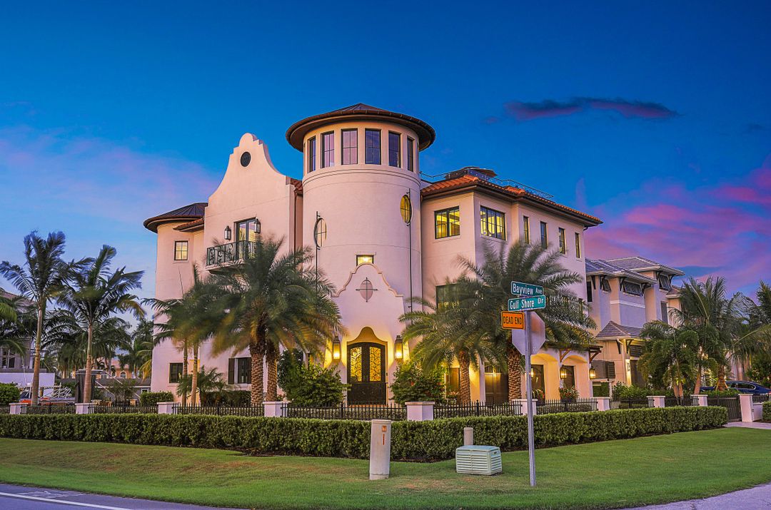 10080 Gulf Shore Dr, Naples, FL 34108