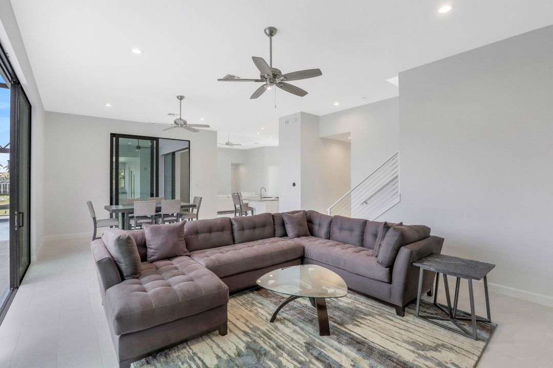 782 Saturn Ct, Marco Island, FL 34145