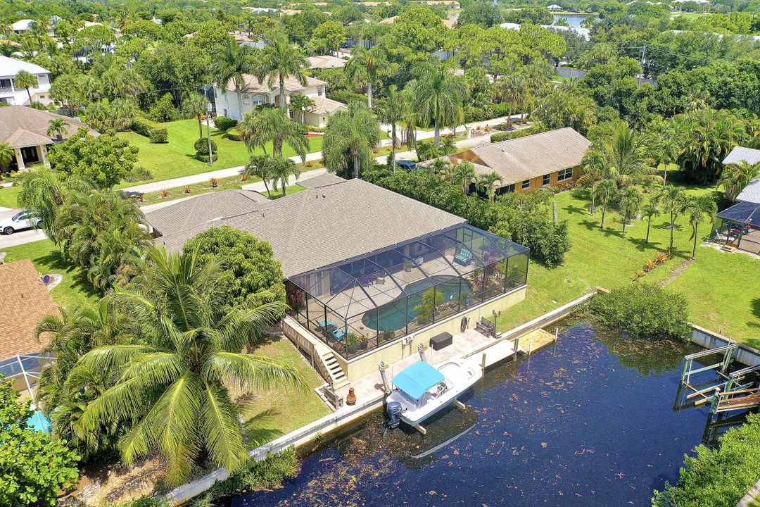 27031 Homewood Dr, Bonita Springs, FL 34135