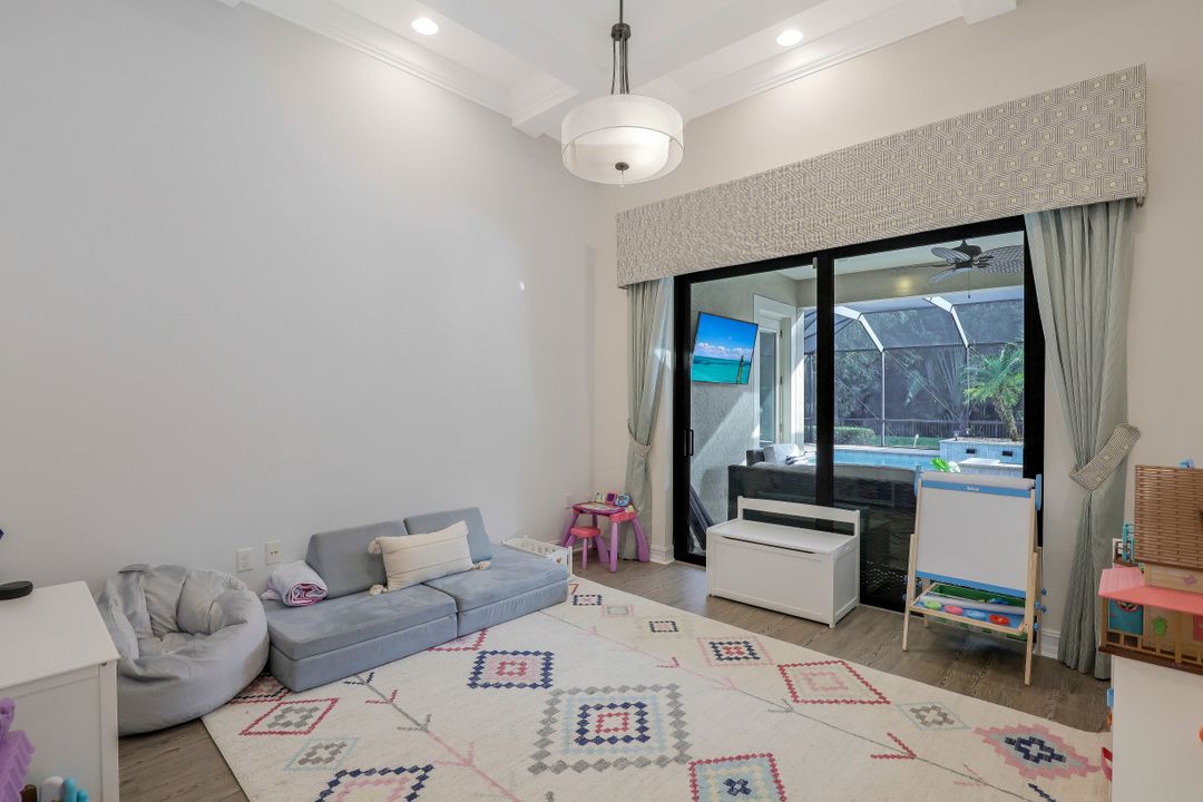 1600 Mockingbird Dr, Naples, FL 34120