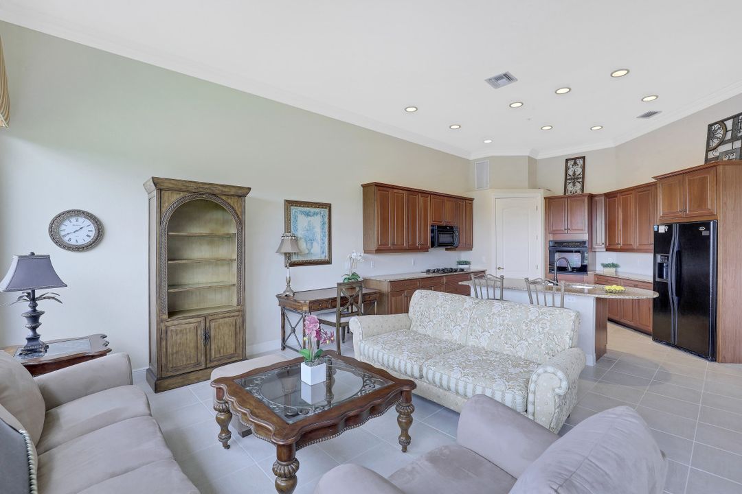 15501 Monterosso Ln #201, Naples, FL 34110