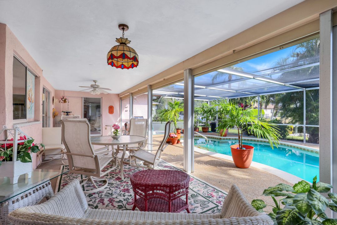 4933 SW 11th Ct, Cape Coral, FL 33914