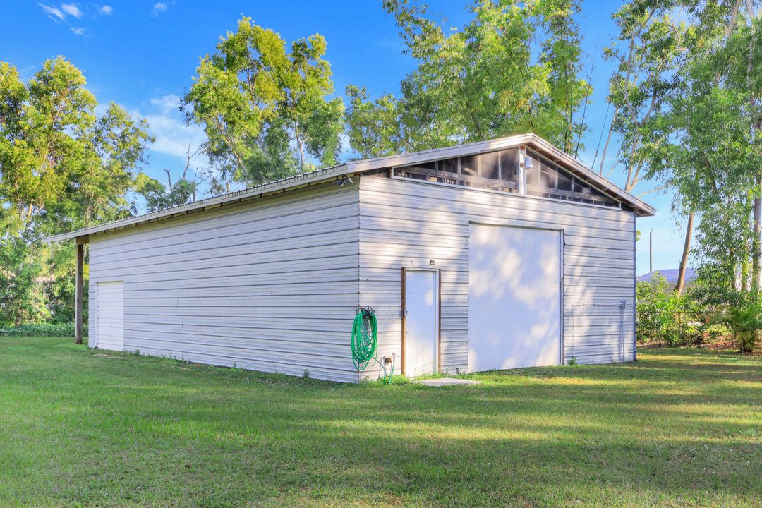 8642 Whispering Pines Dr, Saint James City, FL 33956