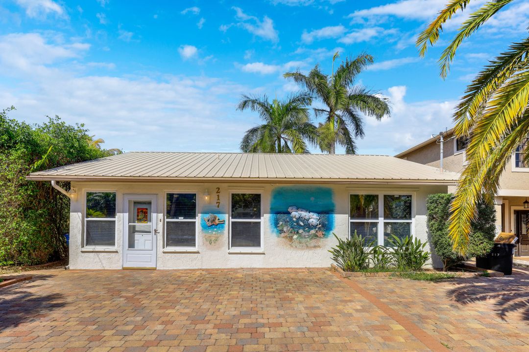 217 Miramar St, Fort Myers Beach, FL 33931