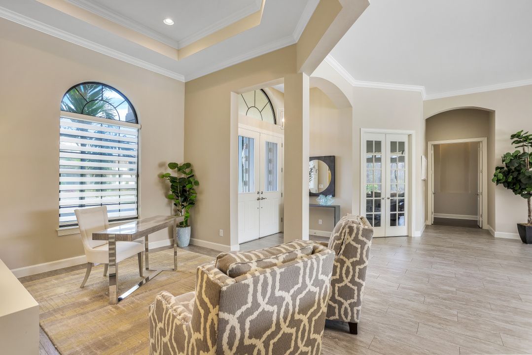 9086 Sorreno Ct, Naples, FL 34119