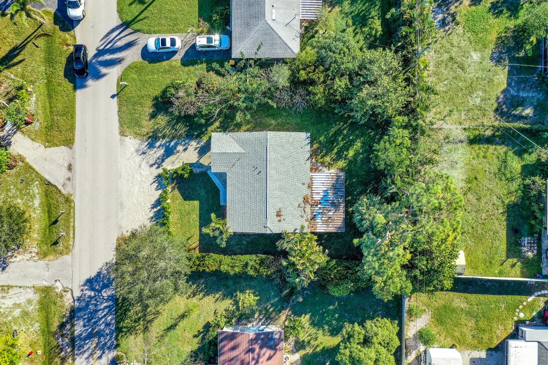 1120 S Alhambra Cir, Naples, FL 34103