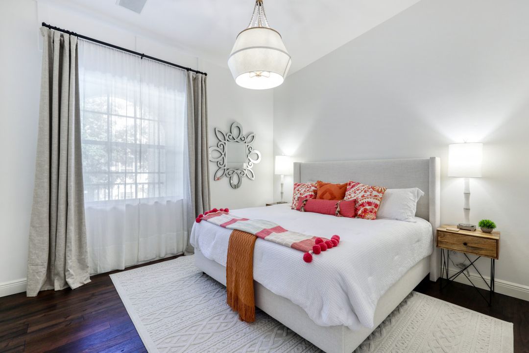 743 Bentwater Cir #203, Naples, FL 34108