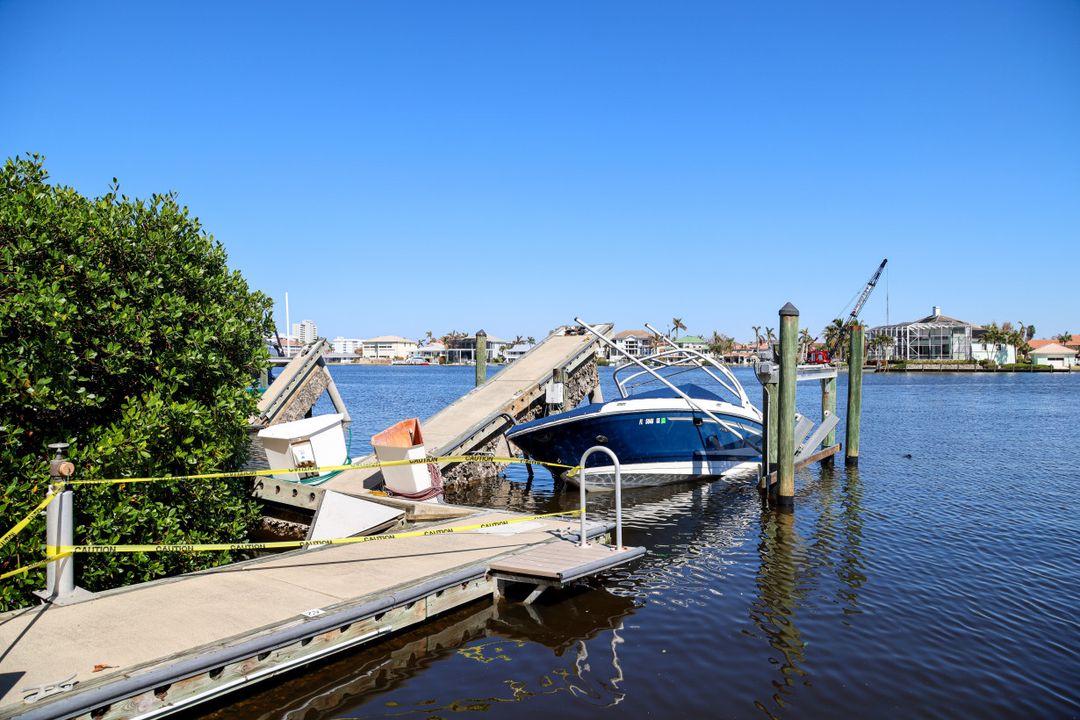 400 Flagship Dr, Naples, FL 34108