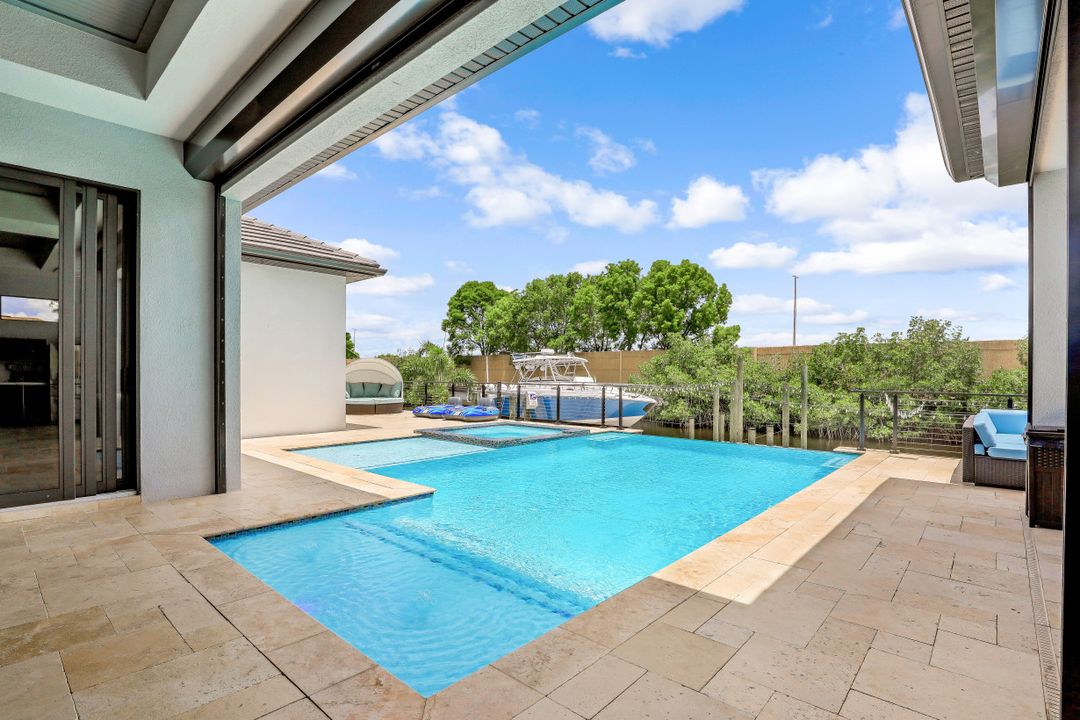 1903 Everest Pkwy, Cape Coral, FL 33904