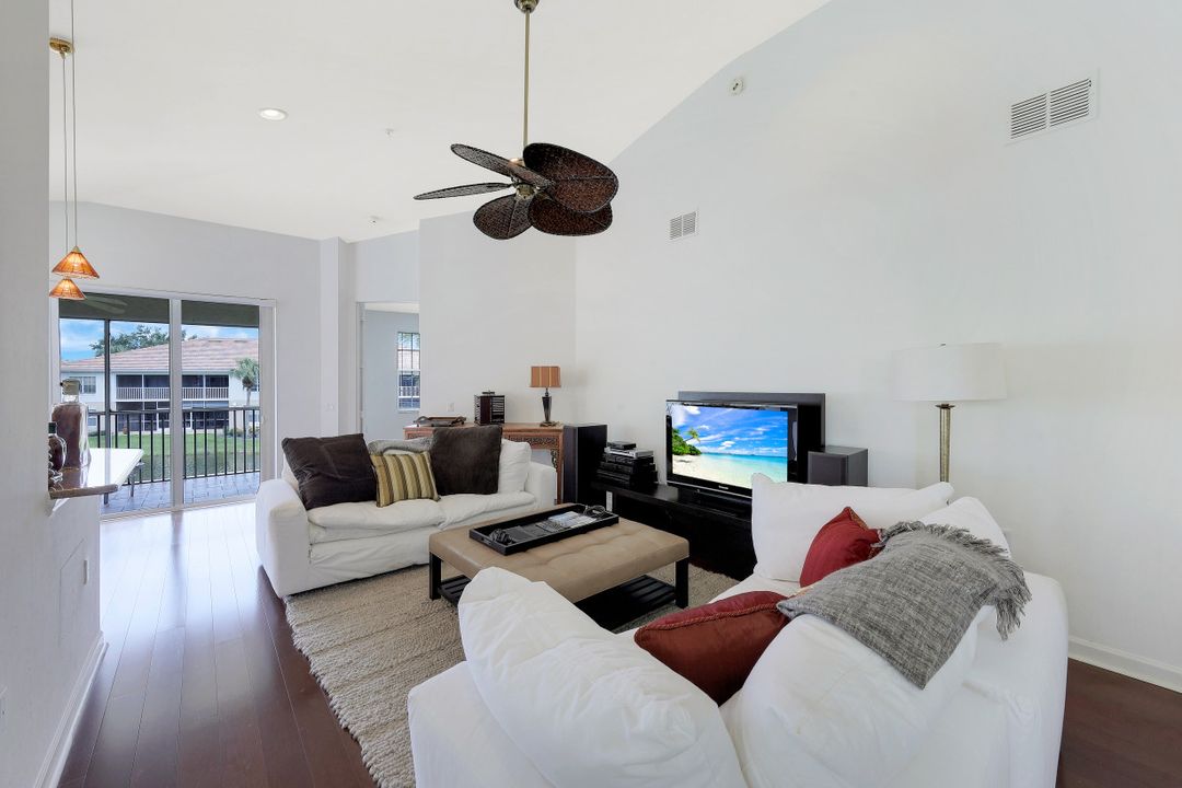 3065 Driftwood Way #4202, Naples, FL 34109