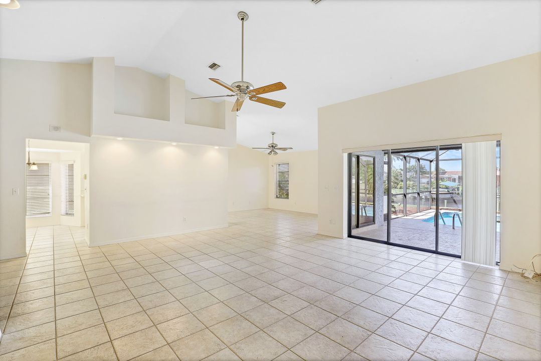 1121 SE 21st St, Cape Coral, FL 33990