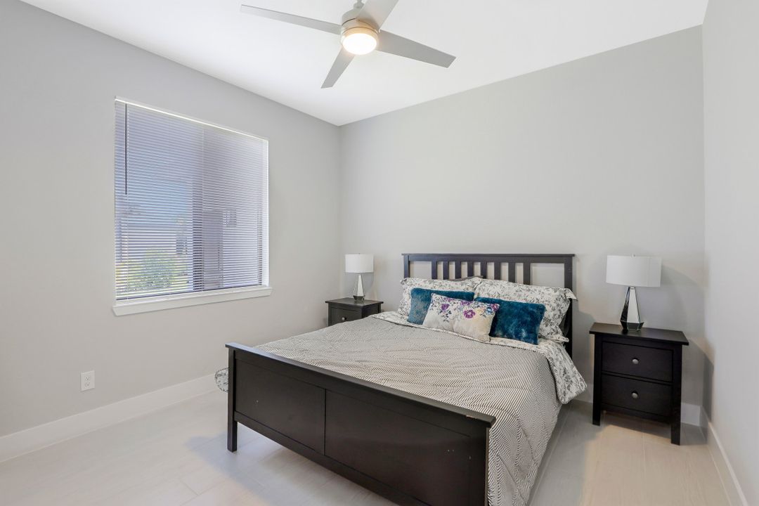 307 Gleason Pkwy, Cape Coral, FL 33914