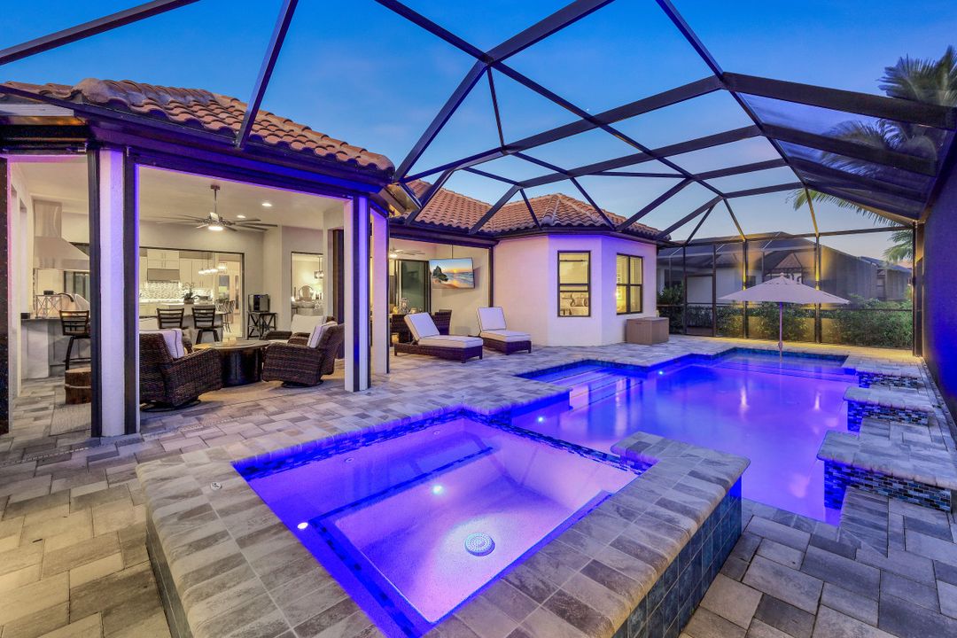 3274 Belon Ln, Naples, FL 34114