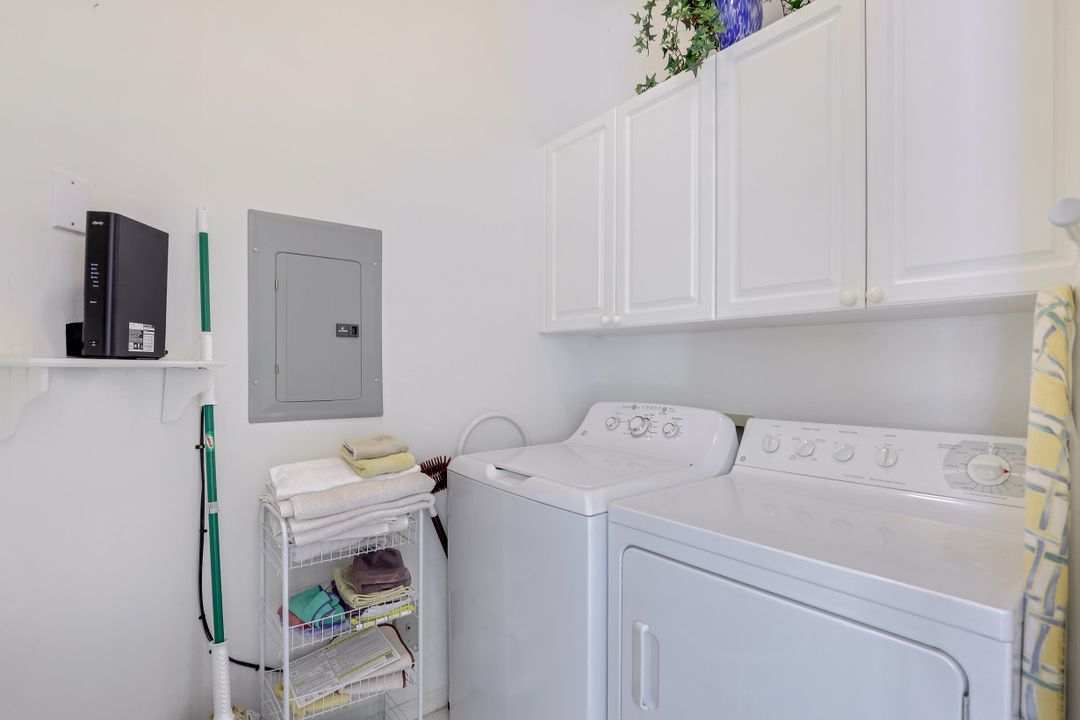 1247 Egrets Landing #201, Naples, FL 34108