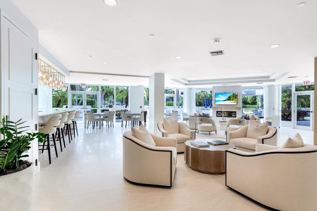 4255 Gulf Shore Blvd N #206, Naples, FL 34103