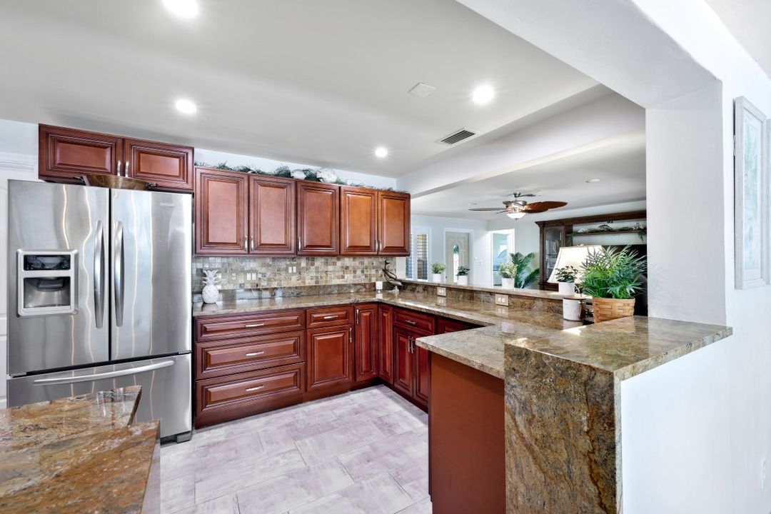 1205 SE 43rd Terrace, Cape Coral, FL 33904