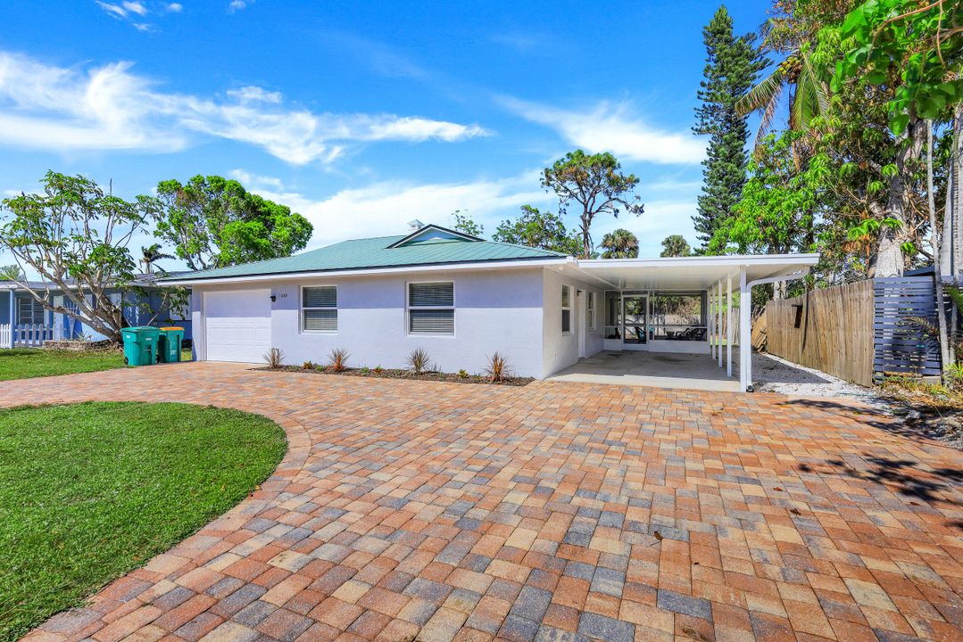 1239 Cooper Dr, Naples, FL 34103