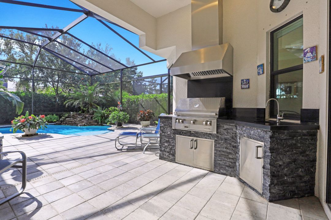 10102 Palazzo Dr, Naples, FL 34119