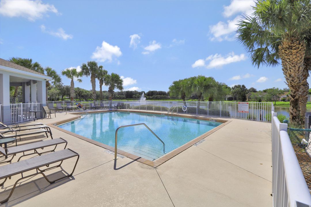 8752 Fawn Ridge Dr, Fort Myers, FL 33912