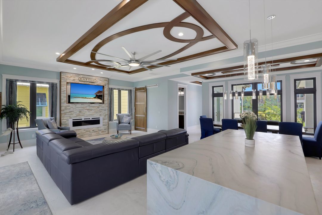 815 San Carlos Dr, Fort Myers Beach, FL 33931