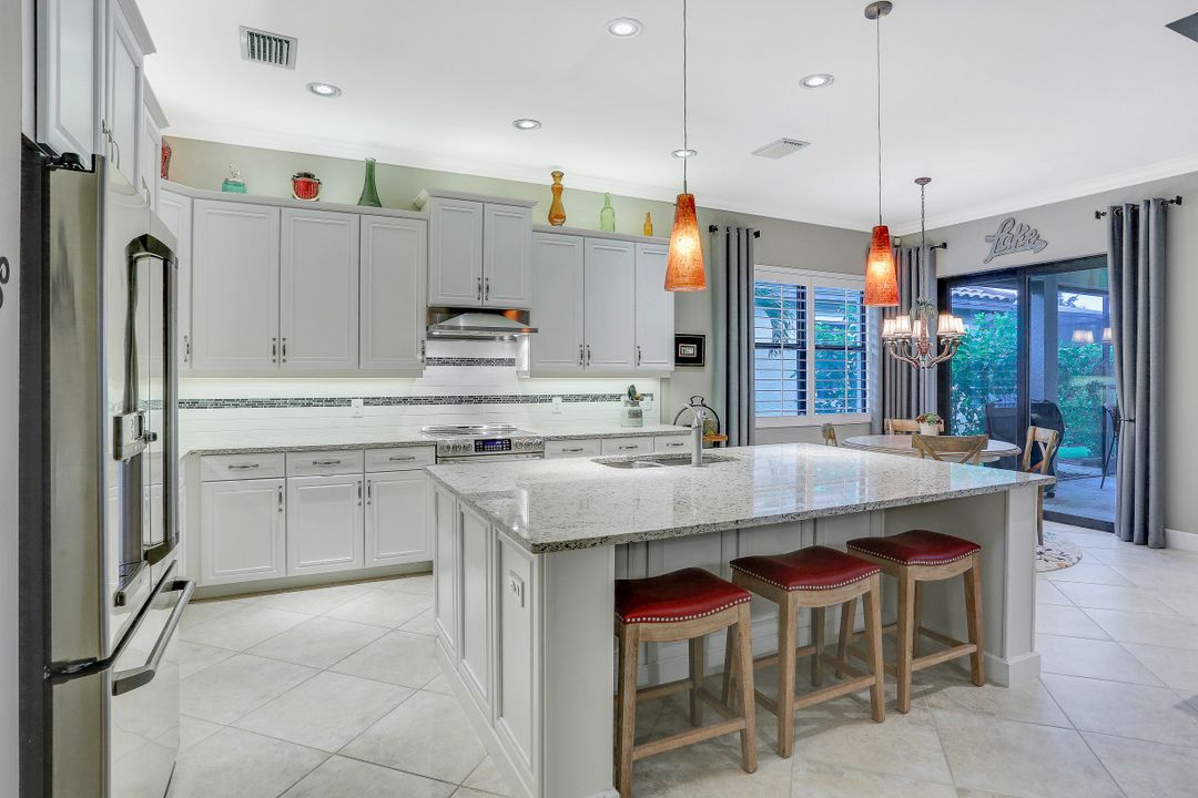 9104 Isla Bella Cir, Bonita Springs, FL 34135