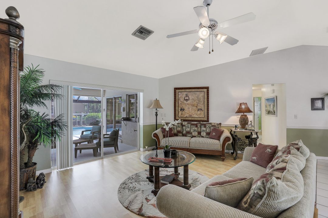 5215 Tamiami Ct, Cape Coral, FL 33904