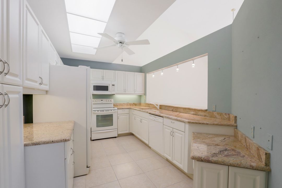 178 Cypress View Dr #C-34, Naples, FL 34113