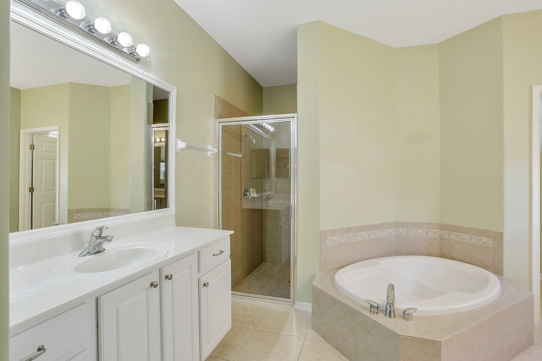 3967 Ruxton Rd, Naples, FL 34116