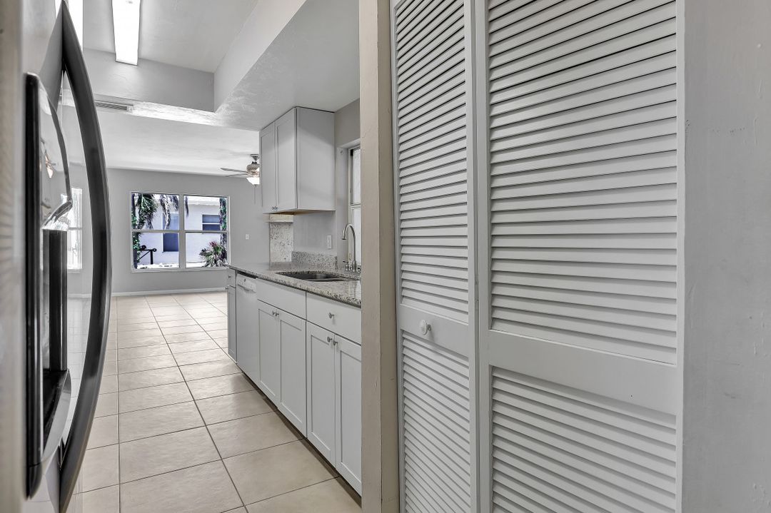 6581 Sable Ridge Ln, Naples, FL 34109