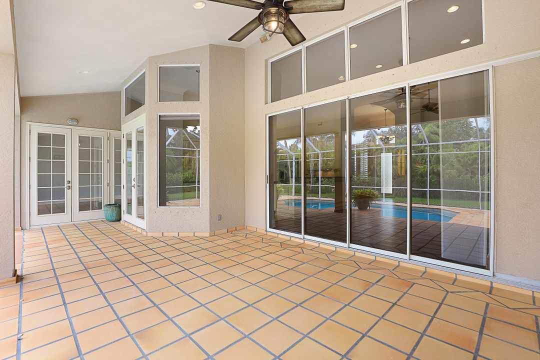 1905 Fairfax Cir, Naples, FL 34109