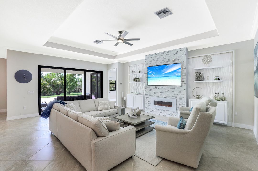 2134 Antigua Ln, Naples, FL 34120