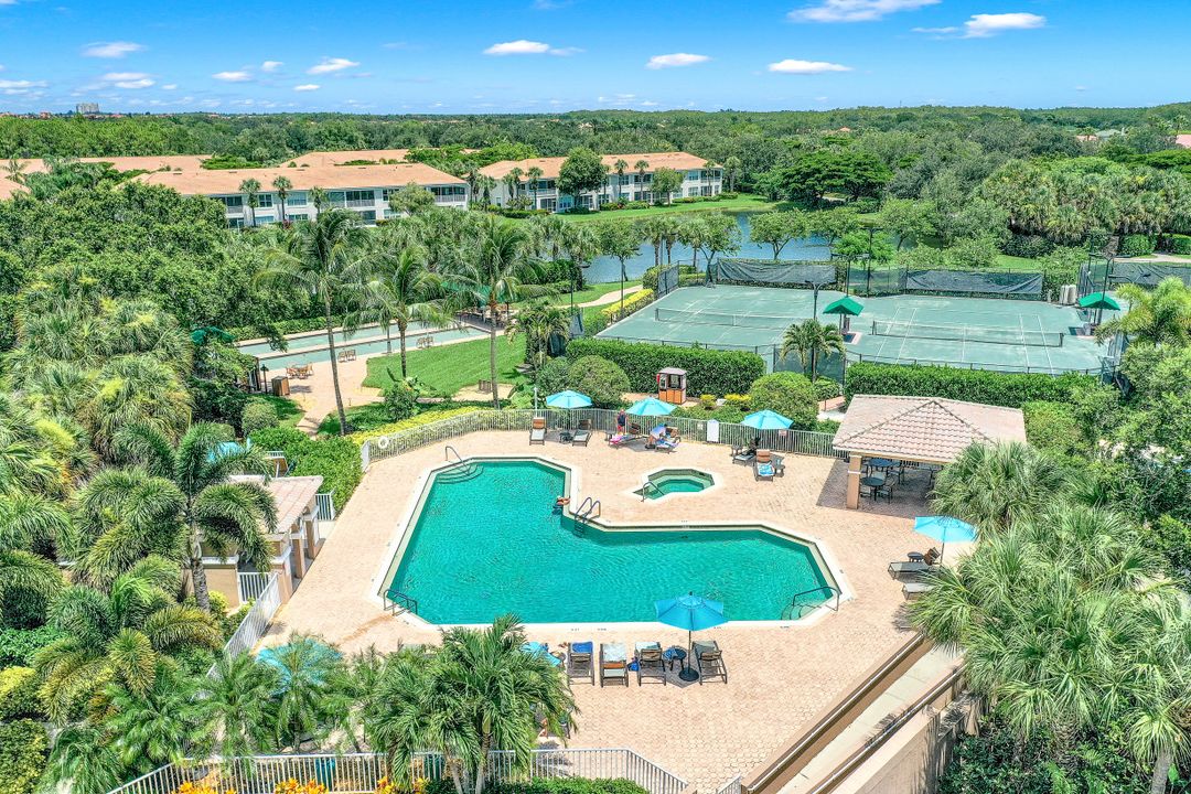 9224 Spring Run Blvd, Bonita Springs, FL 34135