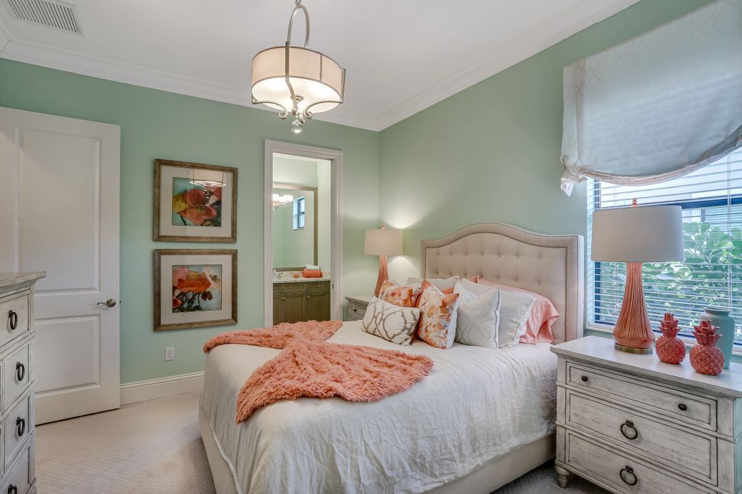 8981 Arrezo Ct, Naples, FL 34119