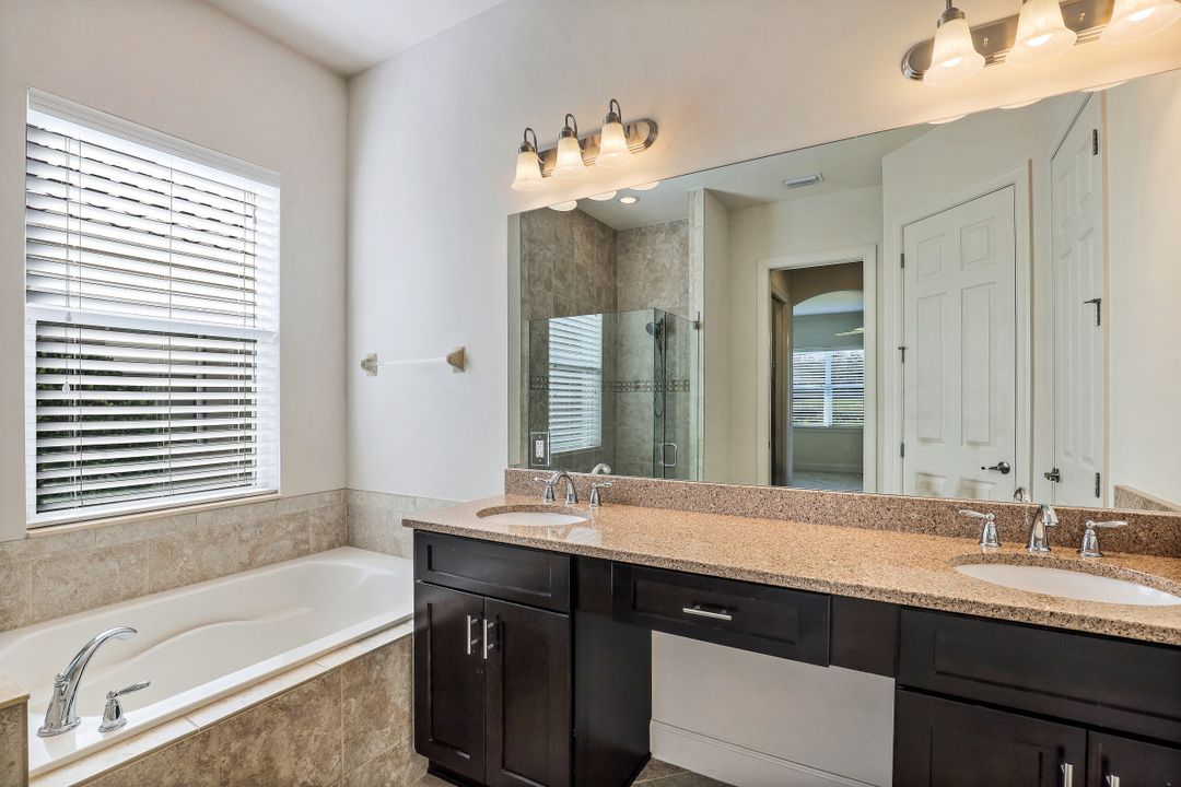 9106 Limestone Ln, Naples, FL 34120